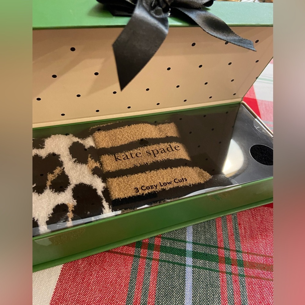 lNWT! ♠️ kate spade 3-pair gift set cozy low socks. Limited edition KS gift box!